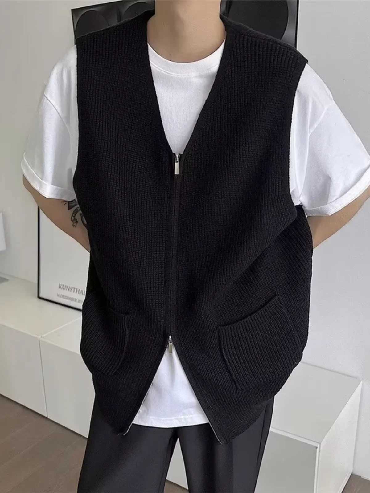 2024 New Mens Spring Autumn Fashion Zipper Knit Vest Coat Male Loose Cardigan Vest Men Solid Color Sweater Waistcoat A38XJ241221