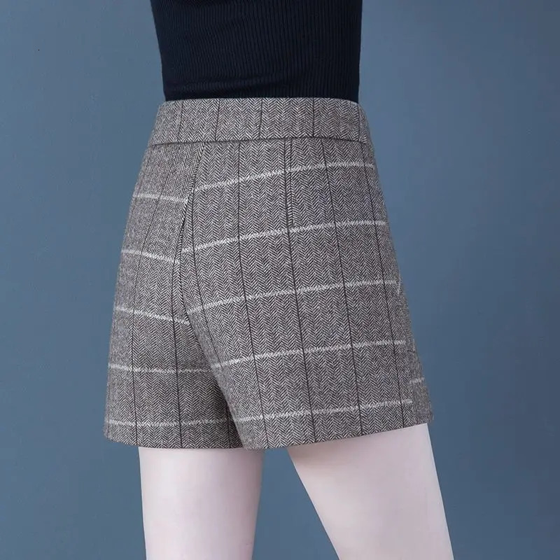 Simplicity Fashion Autumn Women Woolen Plaid Zipper Button Korean Casual High Waist Loose Aline Wide Leg Bootcut Shorts 241218