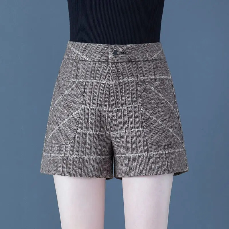 Simplicity Fashion Autumn Women Woolen Plaid Zipper Button Korean Casual High Waist Loose Aline Wide Leg Bootcut Shorts 241218