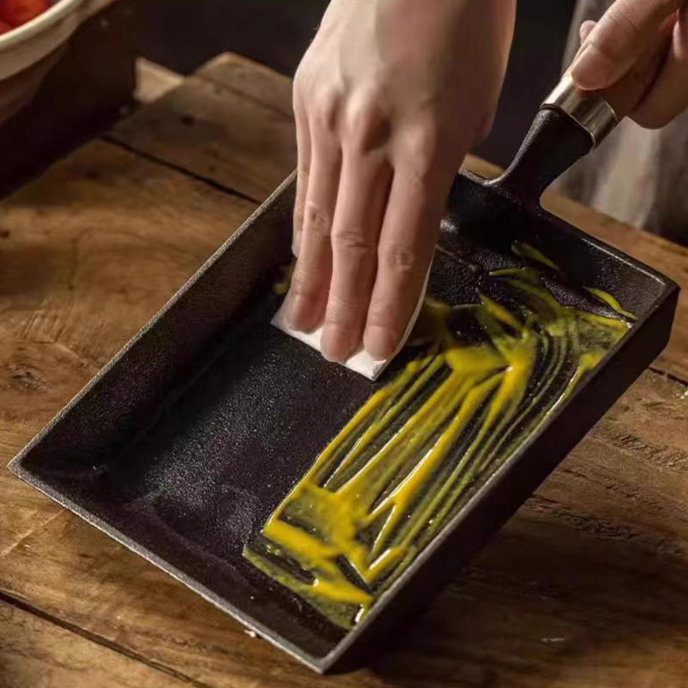 Non Stick Egg Pan Cast Iron Pan Non Scald Versatile Frying Pan with Oil Brush And Shovel Omelette Pan for Camping Picnic