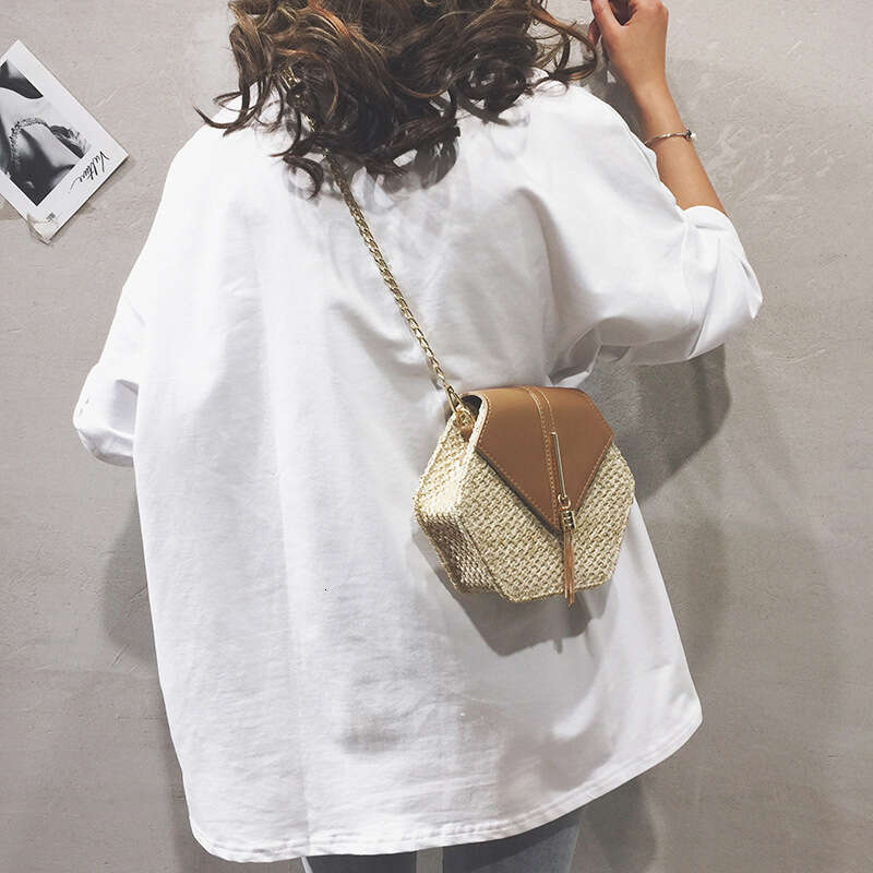 Good Quality Western style woven with textured chain, single shoulder crossbody women's bag, hexagonal bag