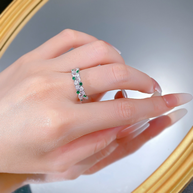 Sparkling Wedding Designer Rings Luxury Jewelryb Soild 100% 925 Sterling Silver Oval Row White Moissanite Diamond Gemstones Party Women Engagement Ban
