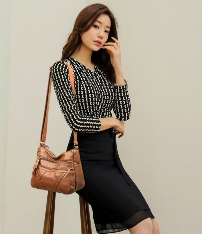 Middle Aged And Elderly Mother Female 2022 New Middle-Aged Soft Leather Single Shoulder Messenger Bag Large Capacity Gra