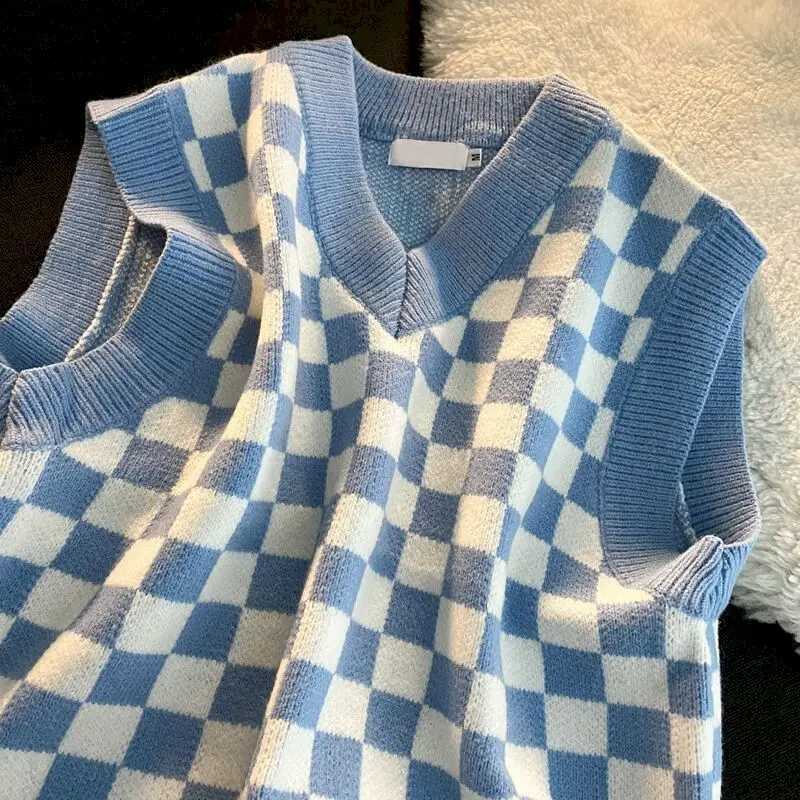 Autumn Vest V-neck Knit Sweater Vests Men Loose College Style Plaid Couple Sleeveless Sweaters Retro Checkerboard Knited VestXJ241221