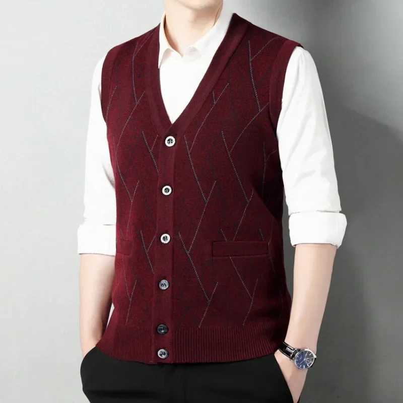 Mens V-Neck Sleeveless Vest Classic Business Gentleman Knitwear Knitted Waistcoat Sweater MenXJ241221