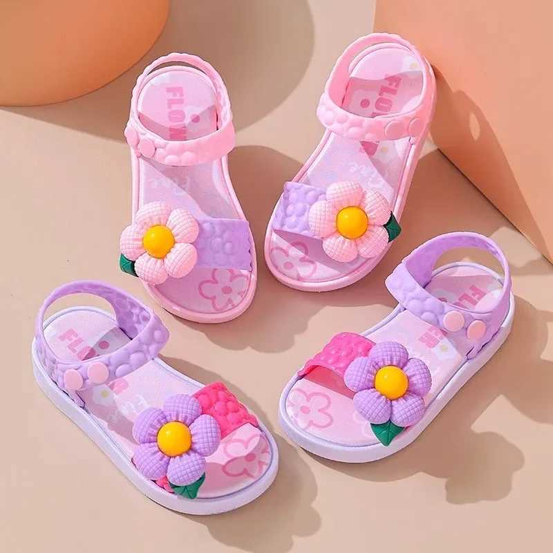 Sandals Childrens sandals2024 summer non-slip soft soles outside wearing boys and girls baby walking shoes outside wearing sandals H241217