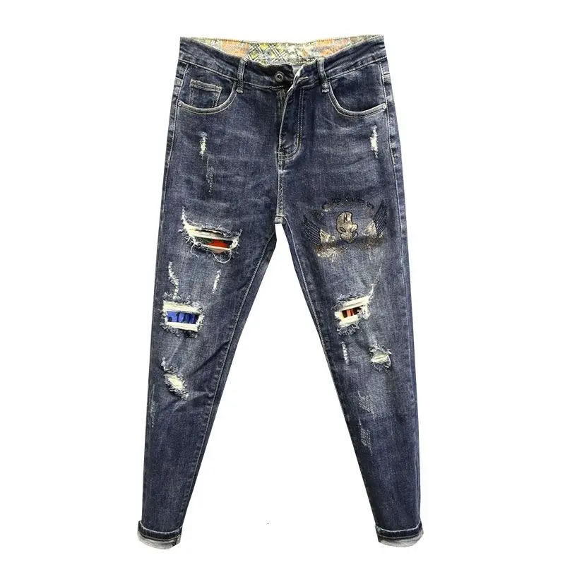 Trousers Tapered Broken Jeans for Men with Holes Male Cowboy Pants Ripped Torn Rhinestones ner Korean Fashion Stylish Denim 241218