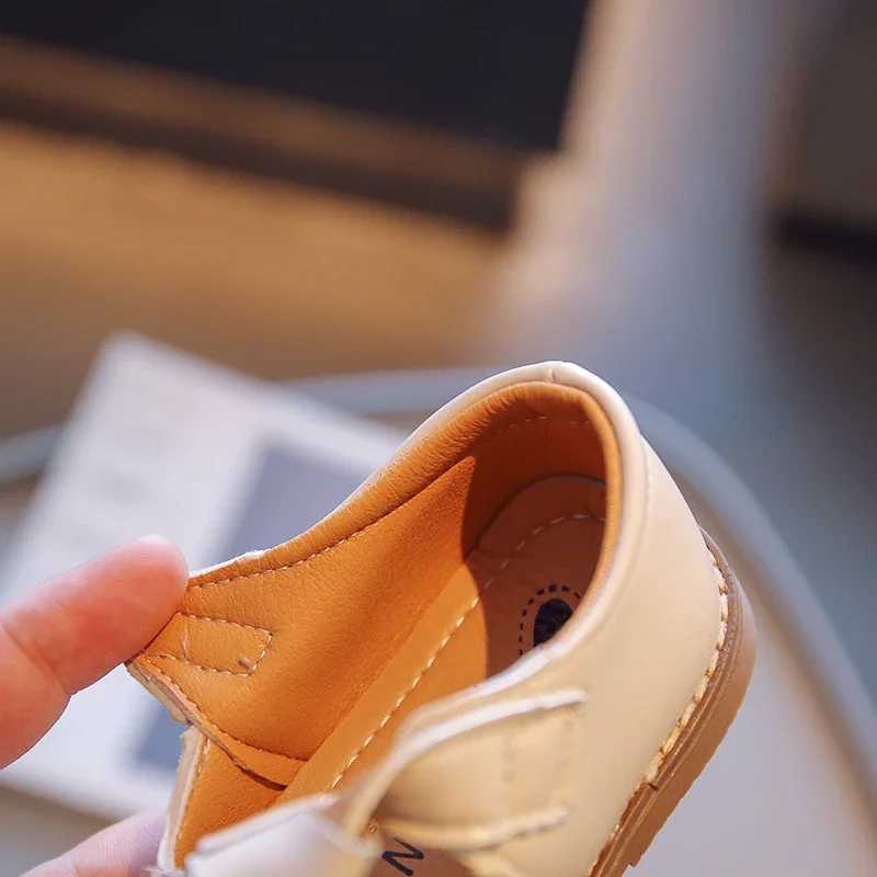 Sneakers Baby Childrens Leather Shoes Four Seasons Models Brown Soft Boys Girls Baby Casual Shoes Beige Fashion Kid Baby Walking Shoes H241221