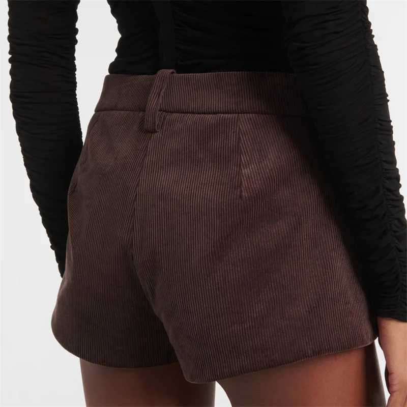 Short woman New in Fashion Leather Splicing Shorts for Spring 2025 Cotton blend corduroy womens pants Low waist slim fit shortsXJ241221