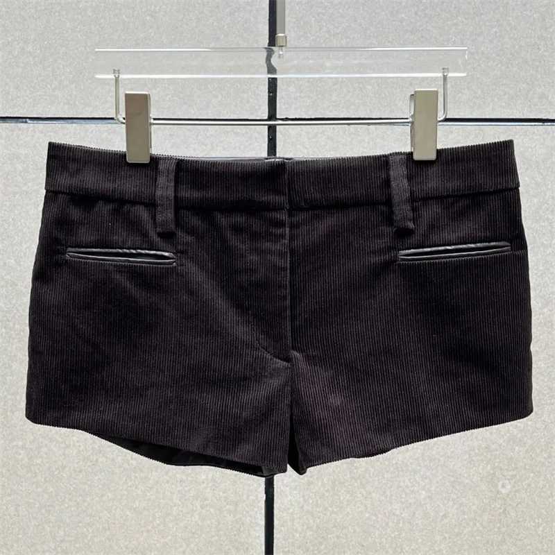 Short woman New in Fashion Leather Splicing Shorts for Spring 2025 Cotton blend corduroy womens pants Low waist slim fit shortsXJ241221