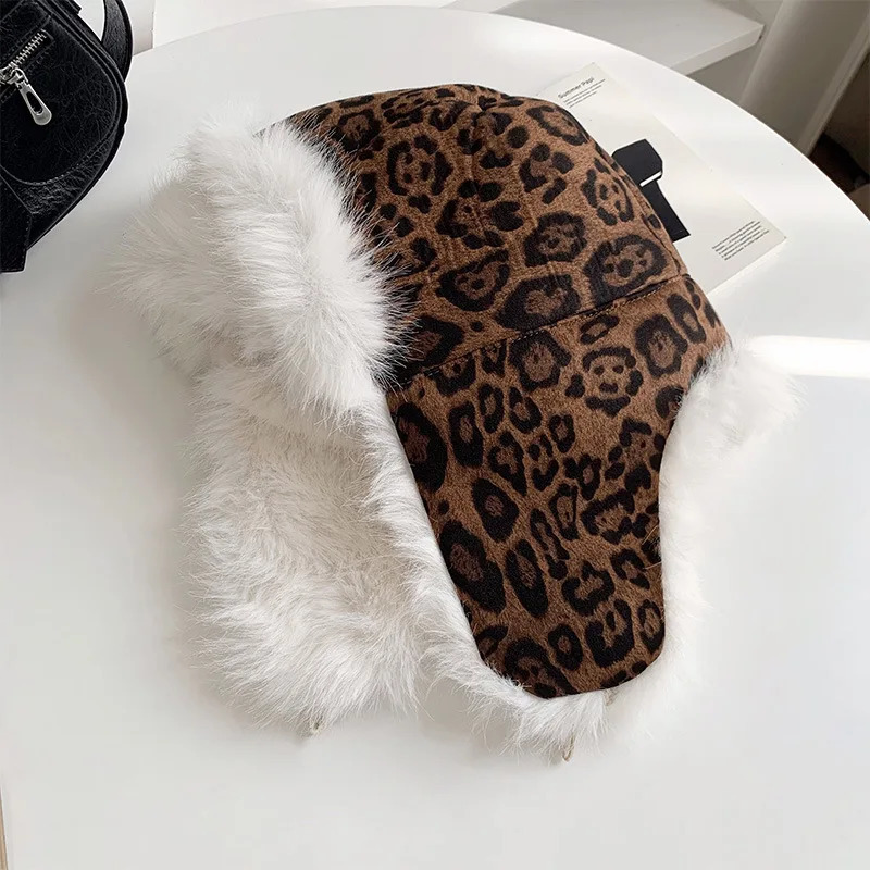 WInter leopard print pLush Lei Feng hat for men and women wInter bicycle suede windproof and warm ear protection skiing Russian hat 241220
