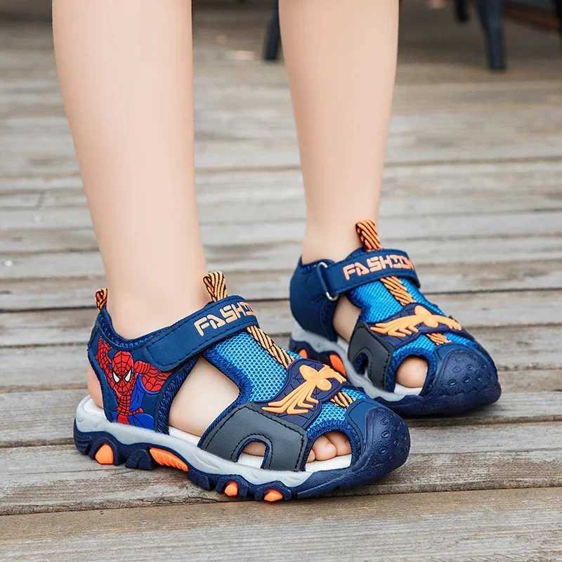 Sneakers Summer boys sandals black red hollow breathable boys and girls sports shoes gray blue soft non slip childrens sports sandals H241221
