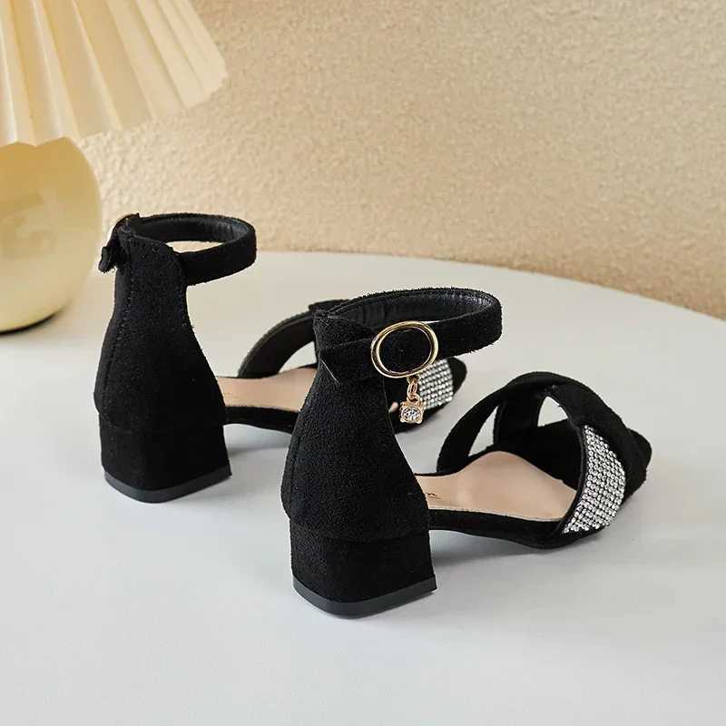 Sneakers Children Mary Janes showcases low heels pleated rhinestone chic sandals for parties and weddings classic red childrens shoes PU 2024 new H241