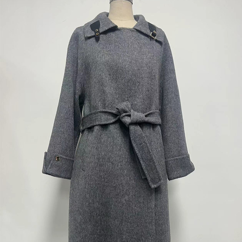 Women's Elegant Solid Color Wool Coat Comfortable & Warm Oversized Design