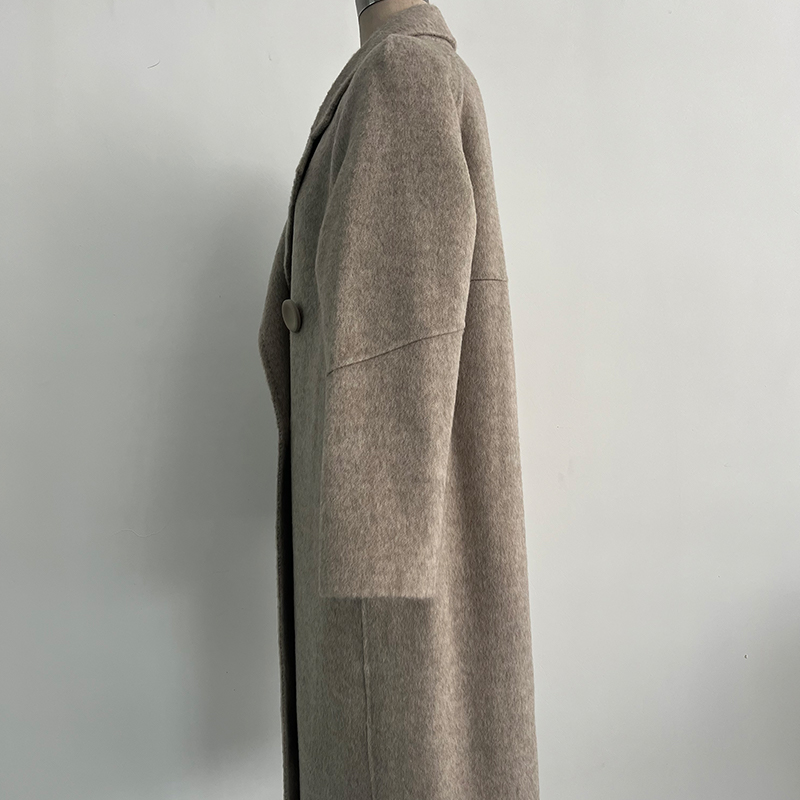 Elegant Solid Color Women's Wool Coats - Stylish & Warm Over-Sized Options