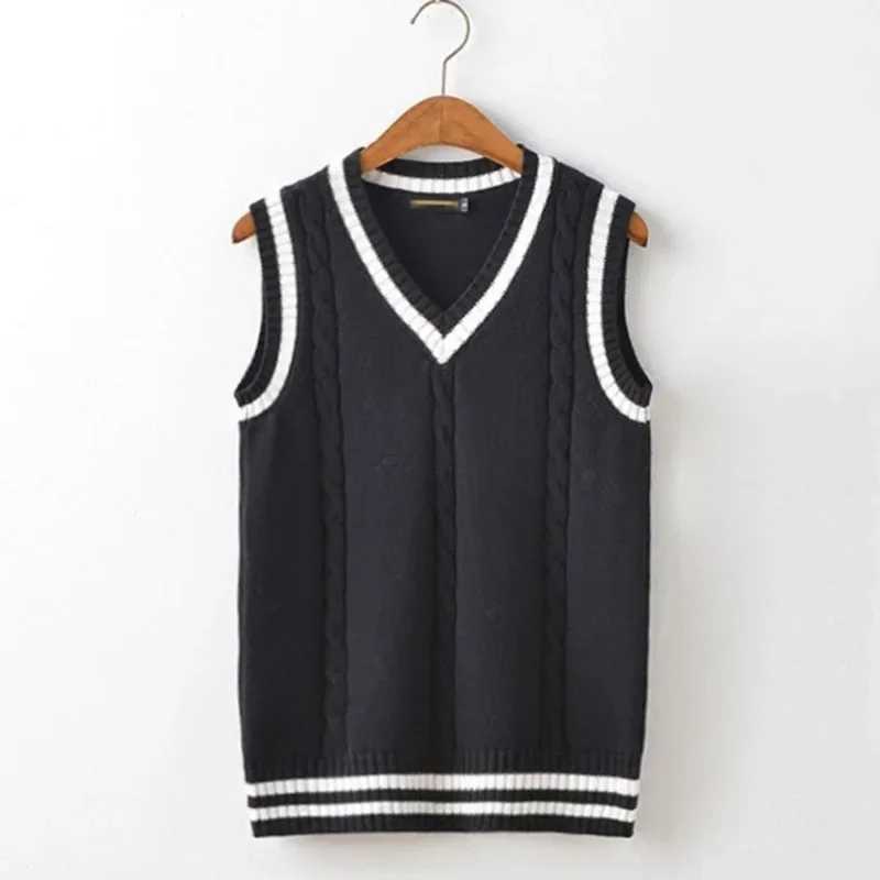 Striped White Knitted Sweaters for Men Blue Sleeveless Man Clothes V Neck Vest Red Waistcoat Jumpers Sweat-shirt Cigaret CottonXJ241221
