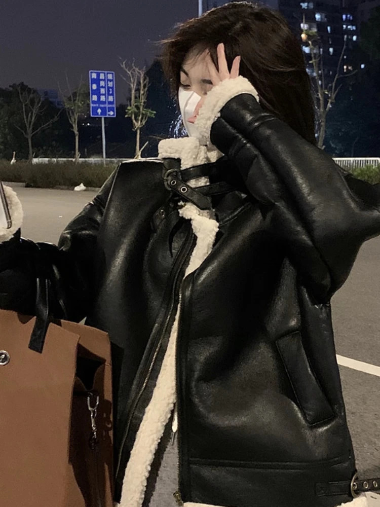 Korean Female Street wear Outwear Retro Thick Warm Leather Coat Winter Woman Plush Loose Fur Integrated Lapel Long Sleeve Jacket 241216