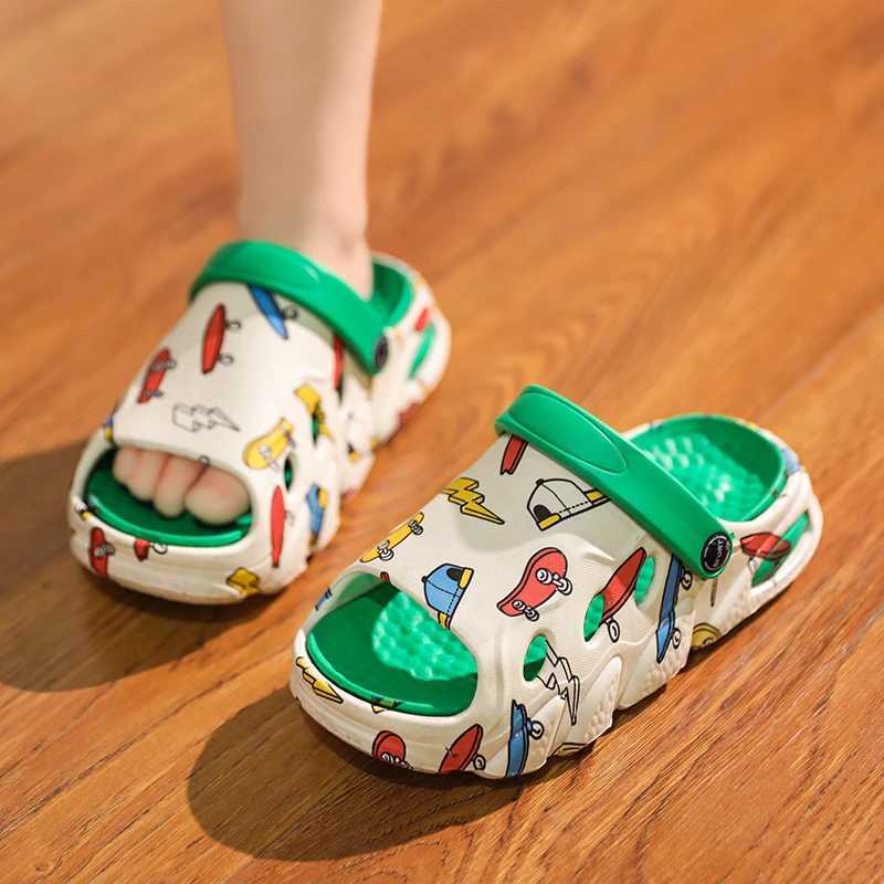 Sneakers Childrens sliders printed on indoor and outdoor non slip soft bottom home graffiti boys and girls treasure stepping on poop sandals H241221