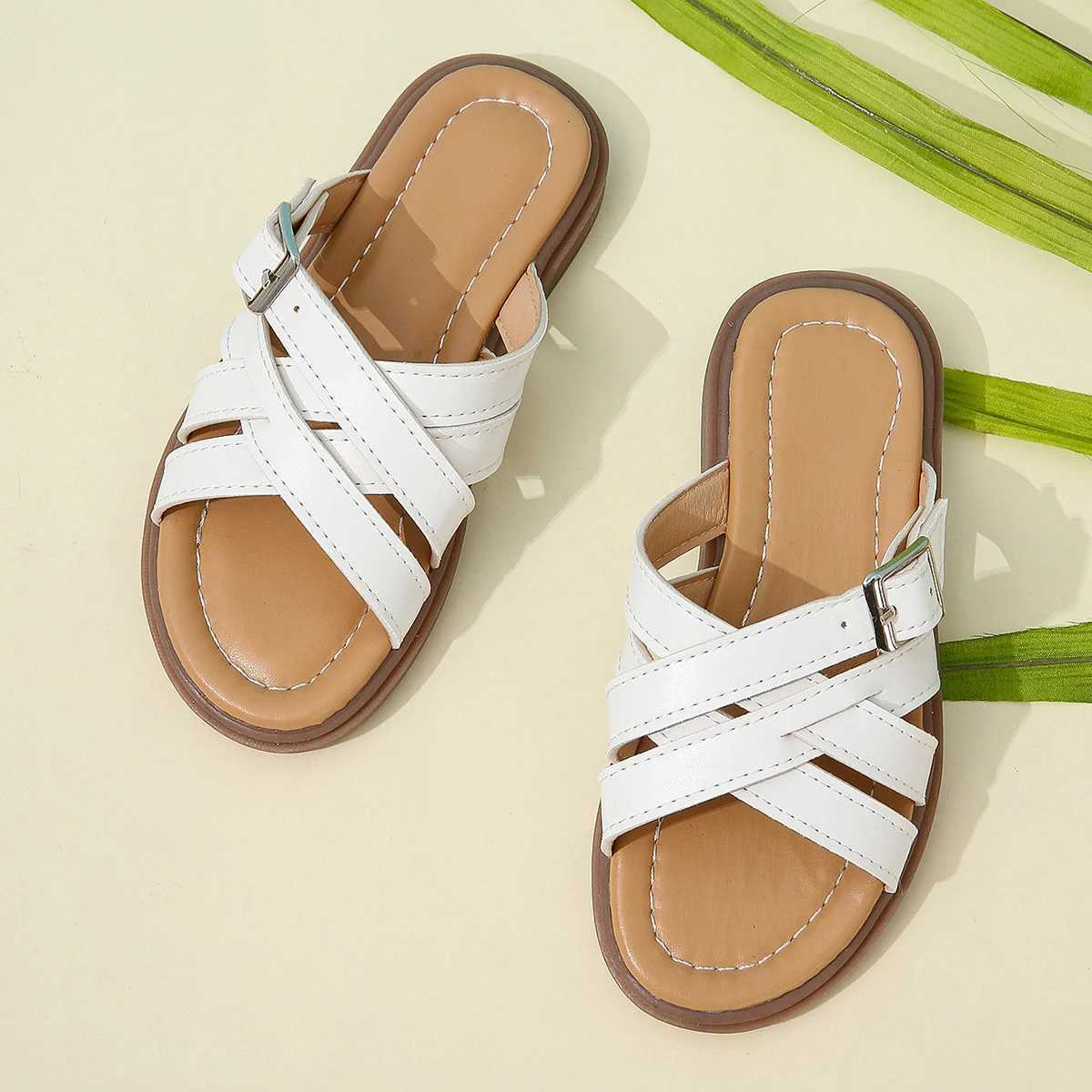 Sneakers Girls sandals new summer medium and large children princess shoes soft sole shoes H241221