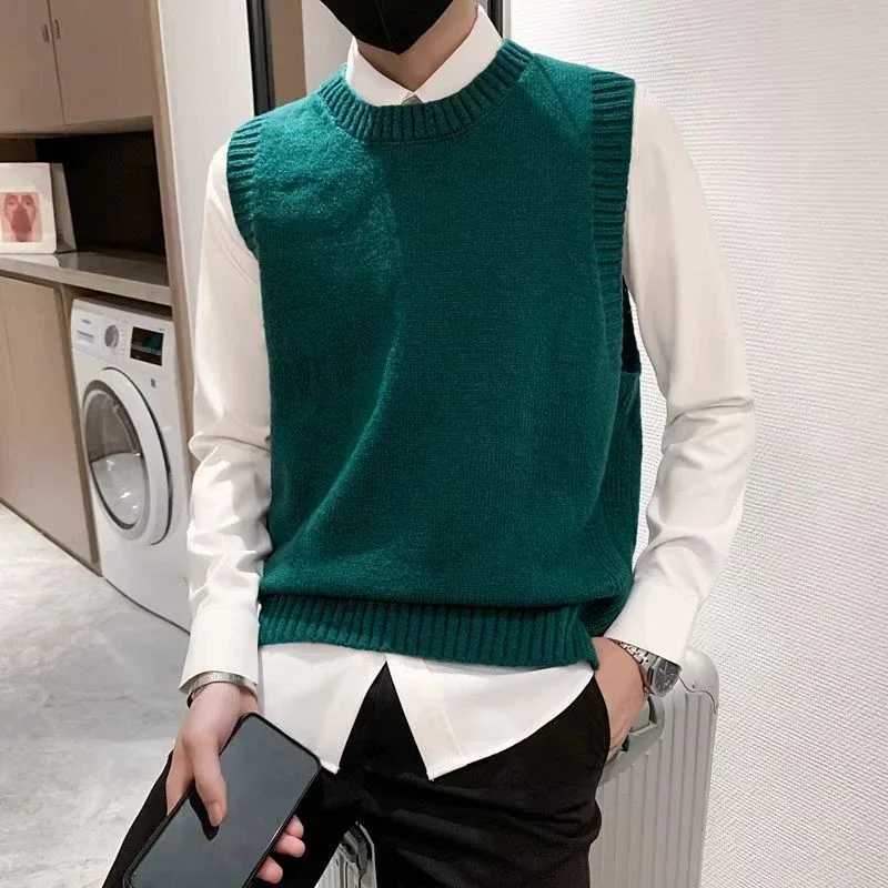 Vest Crewneck Sleeveless Knitted Sweaters for Men Waistcoat Round Collar Business Green Man Clothes Fun Aesthetic Meme Sheap A SXJ241221