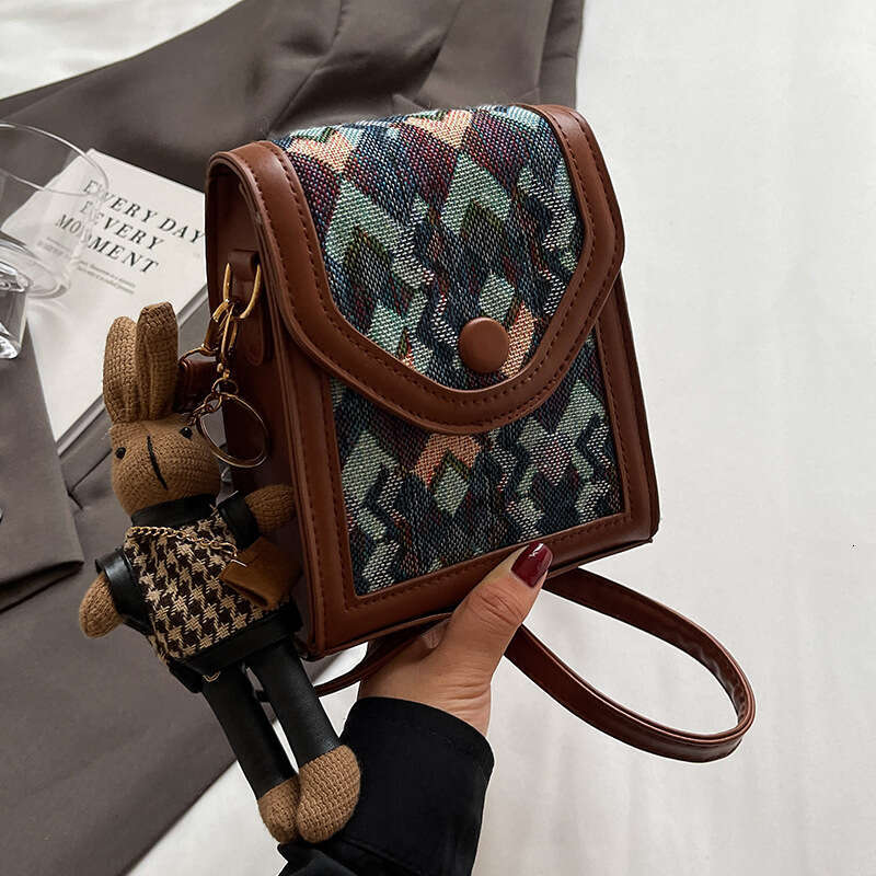 2024 popular high-quality and fashionable vertical crossbody women, Instagram niche single shoulder phone bags, checkered bags for women