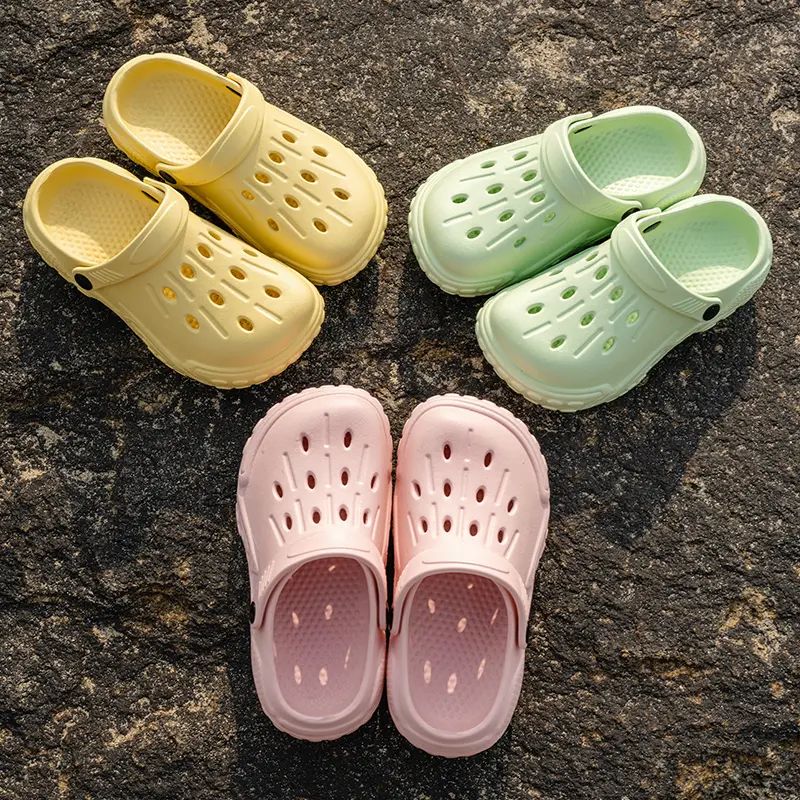 137520 Geometric shoe upper structure, silver metal lines slim, simple and fashionable, with a long-lasting charm and Hot selling sandals