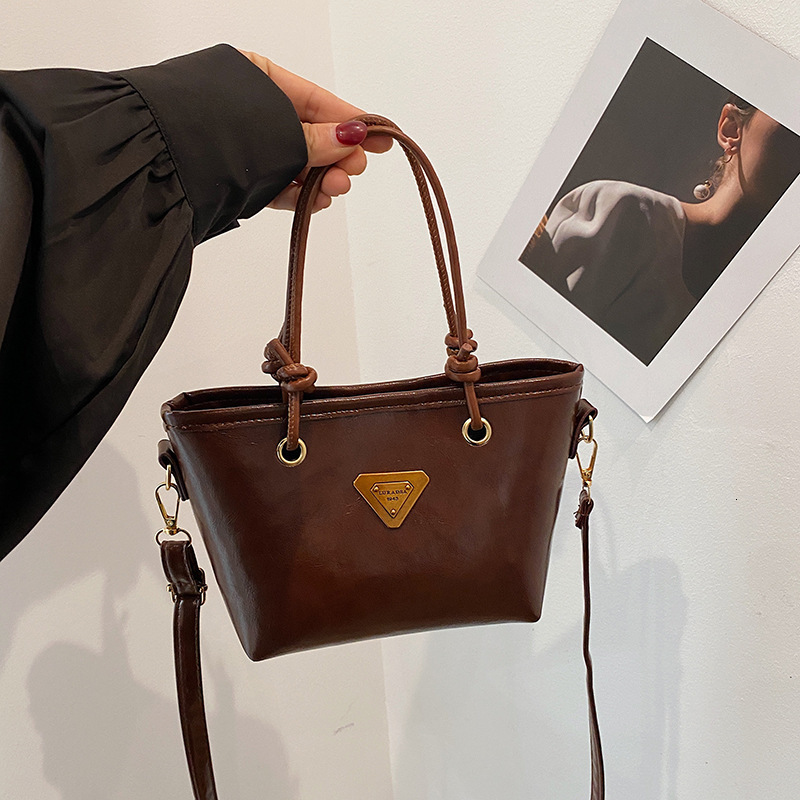 Simple Fashion Handbag New Designer Texture Bucket Fashion Solid Color Commuter Single Shoulder Crossbody Bag bag