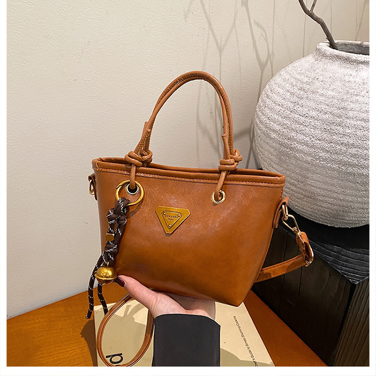 Simple Fashion Handbag New Designer Texture Bucket Fashion Solid Color Commuter Single Shoulder Crossbody Bag bag
