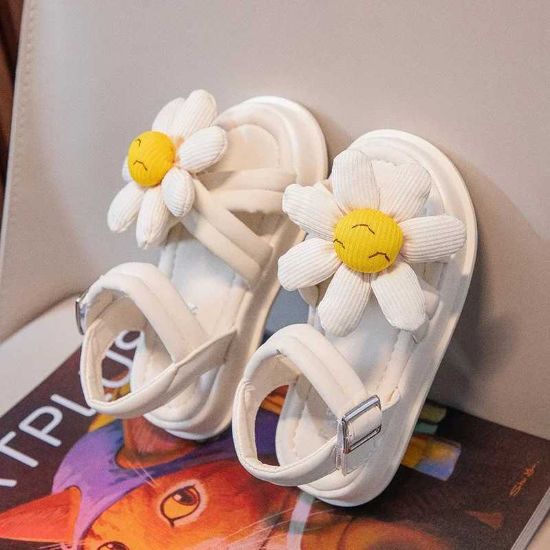 Sandals New Summer Girls Sandals Open Toes Applique Flower Childrens Casual Beach Shoes Little Kids Sandals H241217
