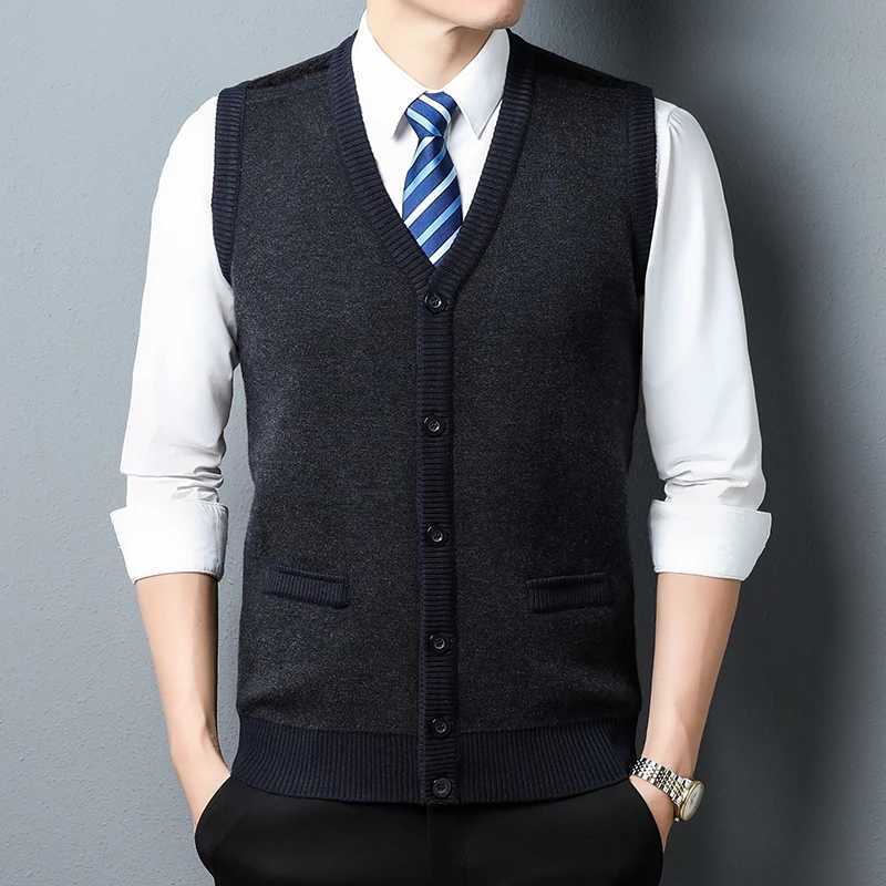 2023 Mens Cardigan Tank Top Business Leisure Fashion Knitted Sweater Warm V-neck Tank Top with PocketsXJ241221