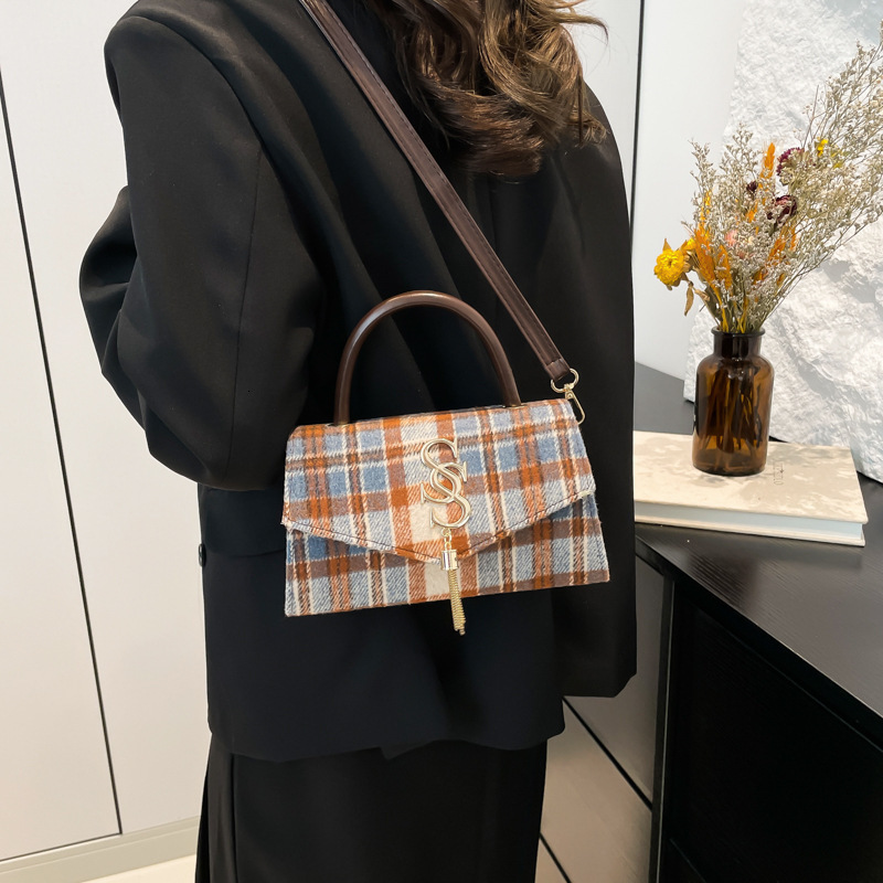 Women s Square New Small Handbag Designer Korean Style Grid Shoulder Crossbody Bag Trendy Shoulder Bag bag