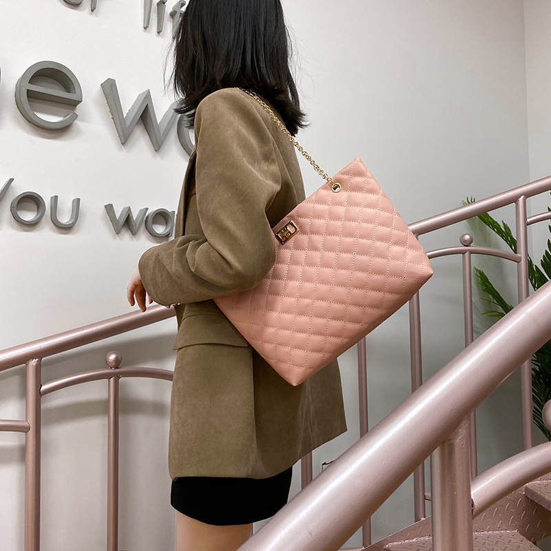 Free shipping New Single Shoulder Bag for Women Leisure flap womens diamond handbag chain crossbody messenger bag