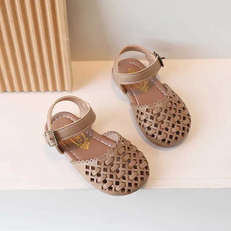 Sneakers Summer Children Sandals Hollow Out Closed Toe Girls Shoes Soft Sole Breathable Princess Beach Sandals Kids Flat Roman Shoes H241221