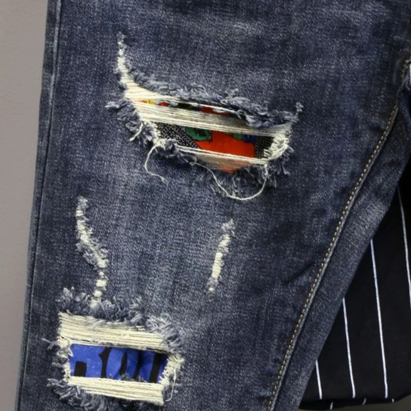 Trousers Tapered Broken Jeans for Men with Holes Male Cowboy Pants Ripped Torn Rhinestones ner Korean Fashion Stylish Denim 241218