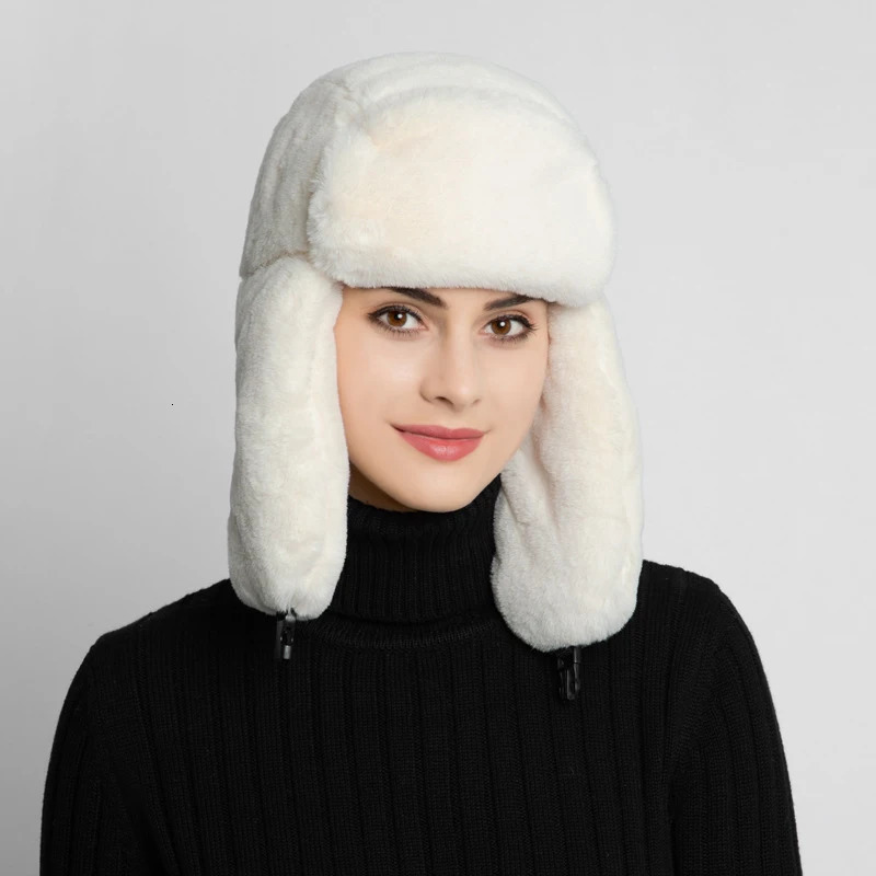 Outdoor skiing warm Lei Feng hat mens solid color plush earmuffs warm pilot hat bomber hat 241220