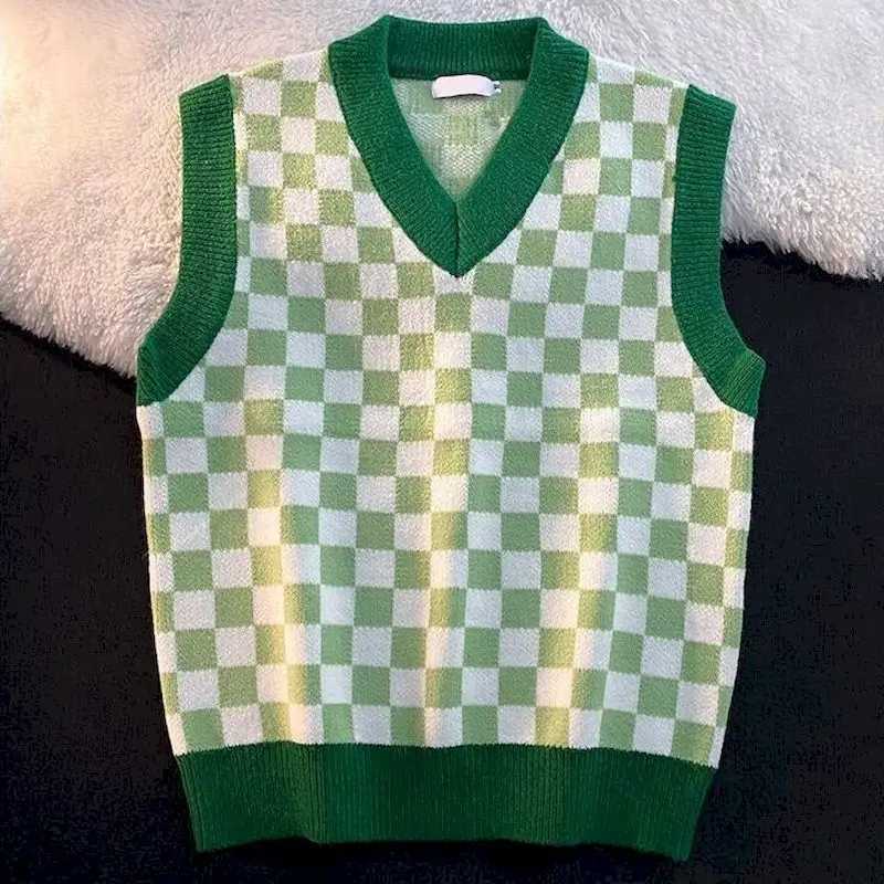Autumn Vest V-neck Knit Sweater Vests Men Loose College Style Plaid Couple Sleeveless Sweaters Retro Checkerboard Knited VestXJ241221