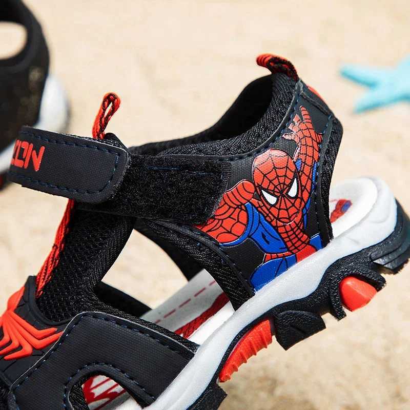 Sneakers Summer boys sandals black red hollow breathable boys and girls sports shoes gray blue soft non slip childrens sports sandals H241221