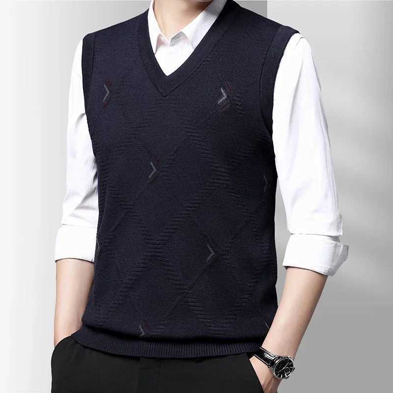 New Mens Casual Fashionable Warm Sweater Vest V-neck Versatile and Comfortable Soft Knitted Business Casual TopXJ241221