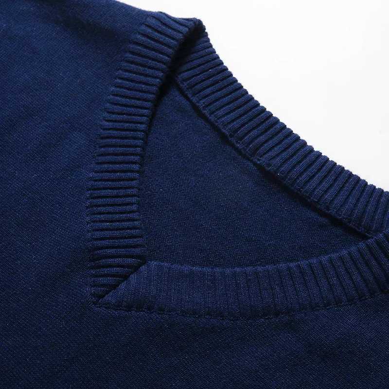 Spring Autumn Knit Vest Male Casual Sweater V-Neck Waistcoat Man Warm Sweaters Vest Knitwear Jumpers Sleeveless Vest Man ClothesXJ241221