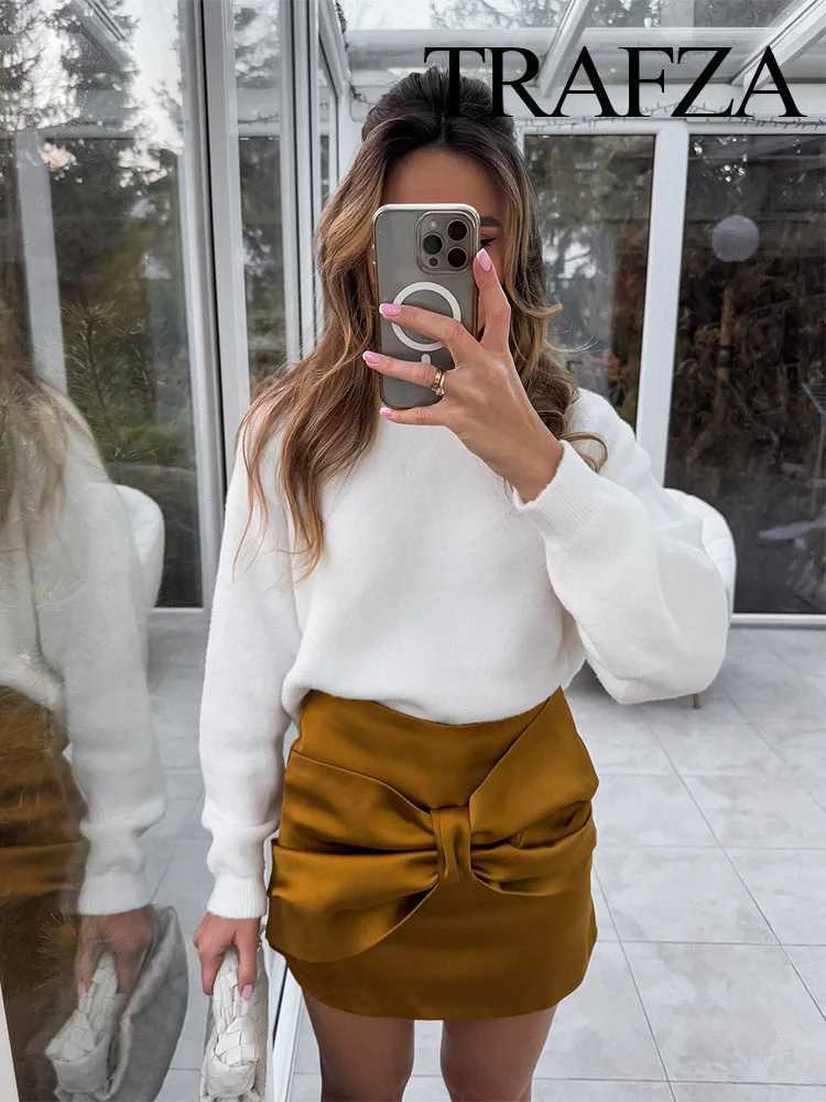 TRZA Women Summer New Fashion Short Skirt Solid High Waist Bow Decorate Zipper Skirts Fe High Street Slim Mini SkirtsXJ241221