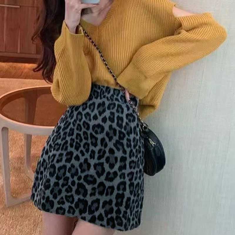 Slim Sexy Womens Short Skirts Sexy Leopard Club Mini Skirt Retro Trend A-Line Skirt All-Match High Waist Chic Skirt Y2k ClothesXJ241221