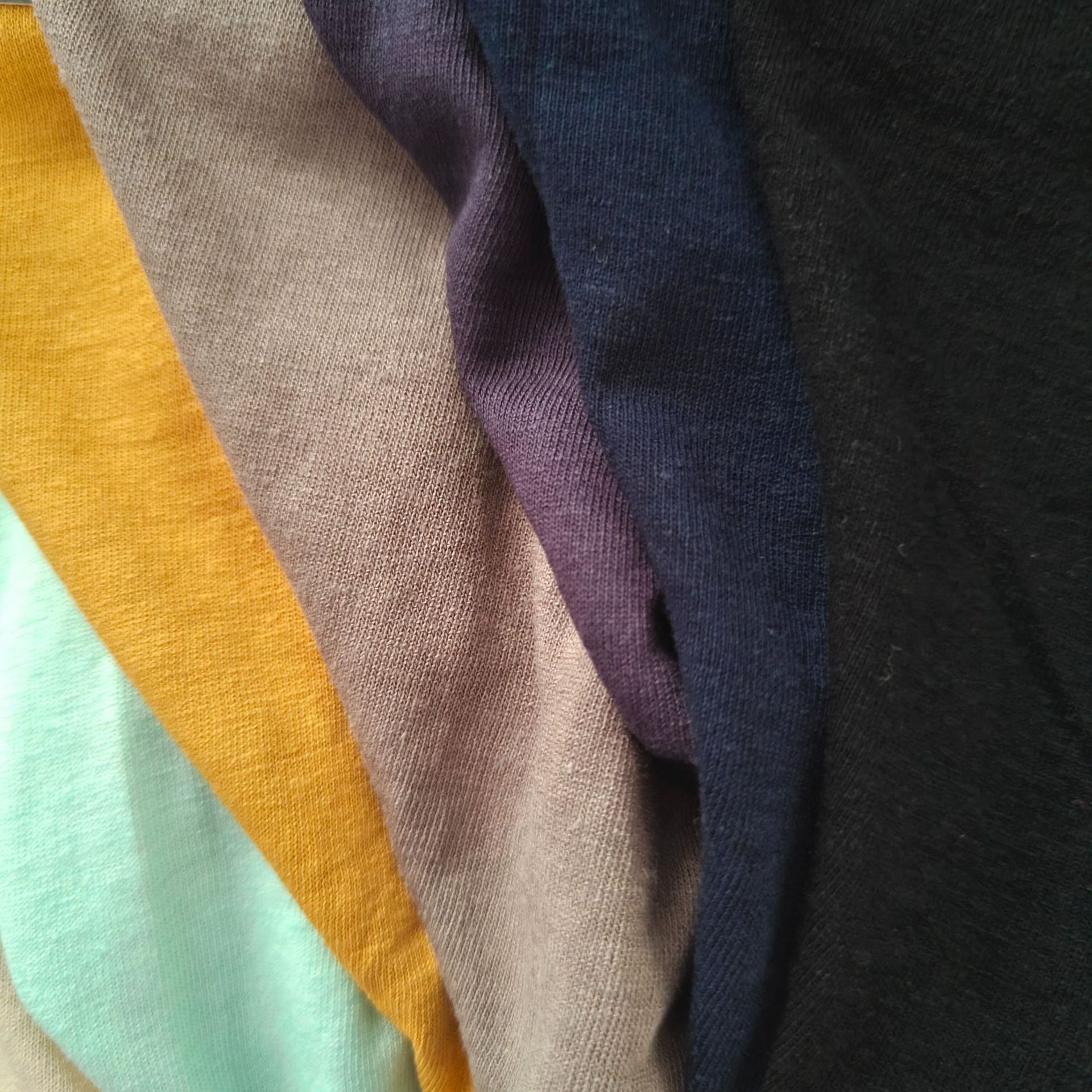 Breathable Knitted Fabric with Linen and Artificial Silk for Comfortable Clothing