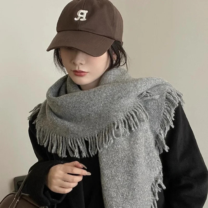Fashionable Versatile Wool Blend Shawl Autumn Winter High Quality Knit Soft Warm Scarf Female Thermal Triangle Scarf Ladies 241220
