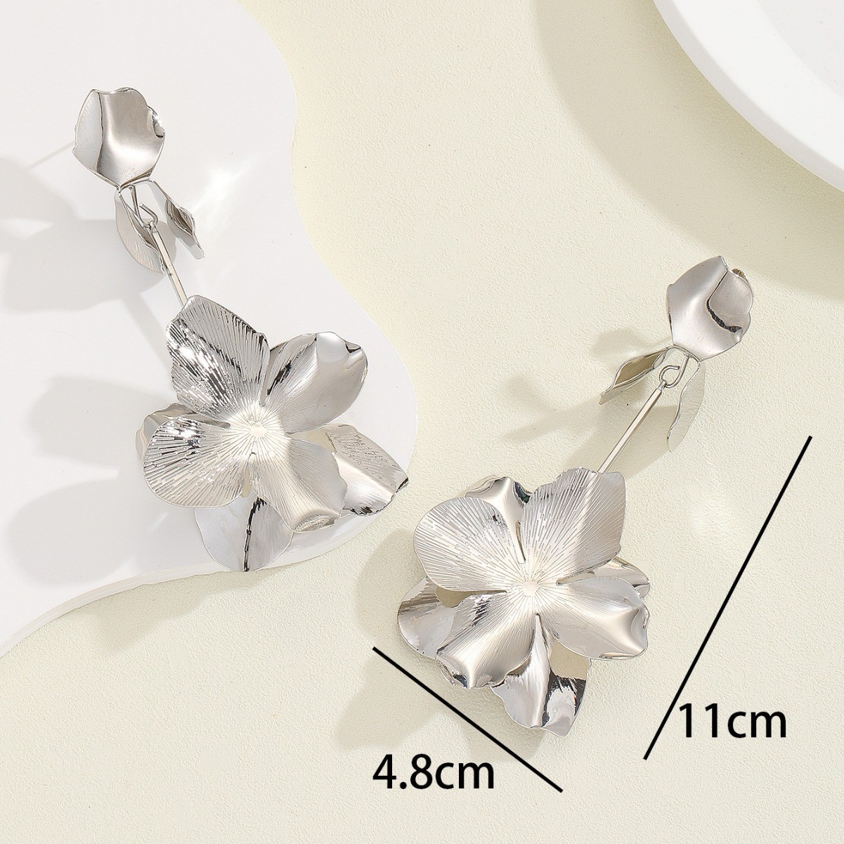 Dangle Gemstone Crystal Blue Medium Engraved Women Girls Casual Affordable Range Synonyms Ear Studs