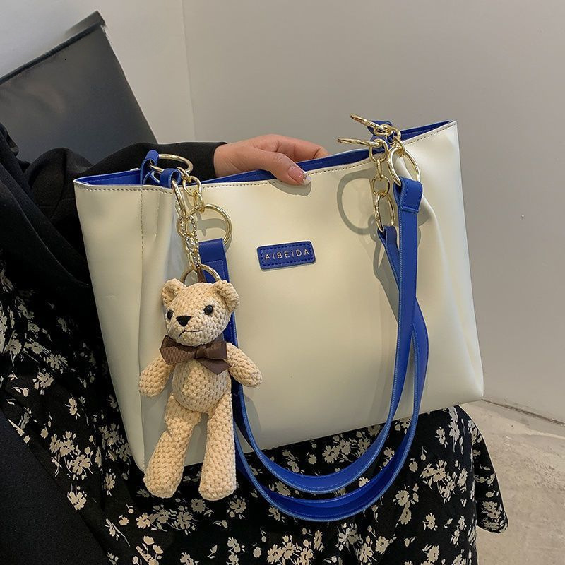 New handbag fashion designer girl fashion shoulder bag commuting style multifunctional shoulder bag large capacity new model bag