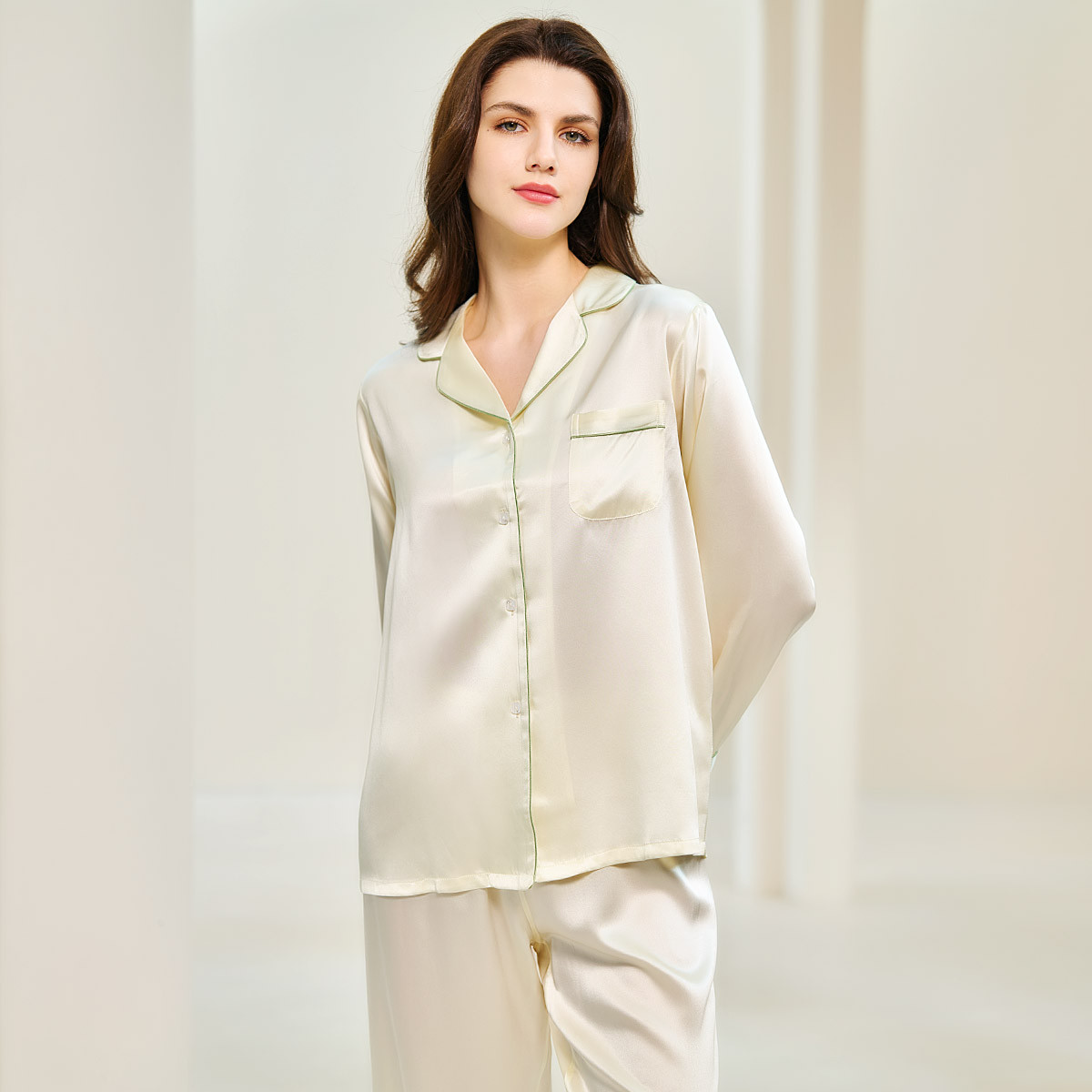 Chic Woman's Silk Pyjamas Ensemble - Luxurious, Breathable Sleeping Wear Featuring Extended Cuffs