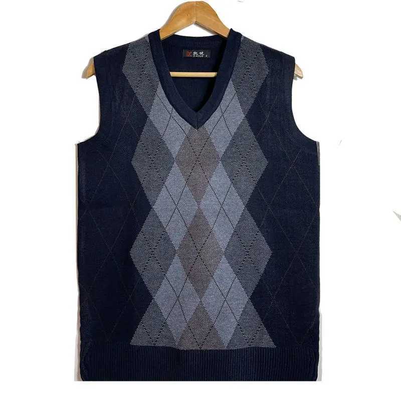 Sweater Man V Neck Solid Color Waistcoat Diamond Grid Knit Vests for Men Cheap New in High Quality Cashmere Open Top Elegant Y2kXJ241221