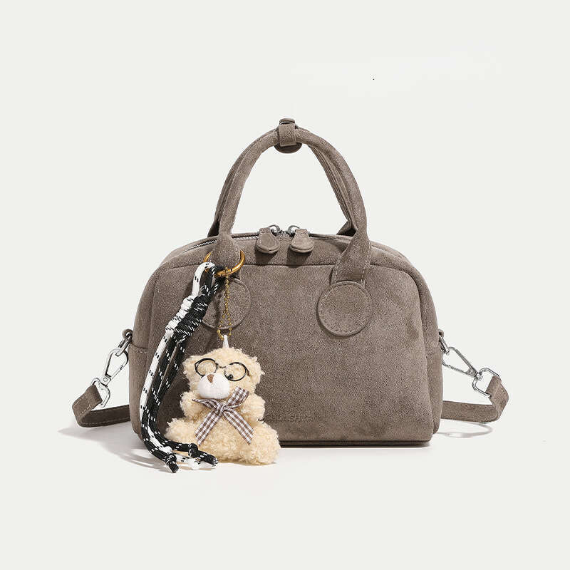 Matte hand-held bowling for women 2024 new niche pillow bag, simple and versatile single shoulder crossbody bag