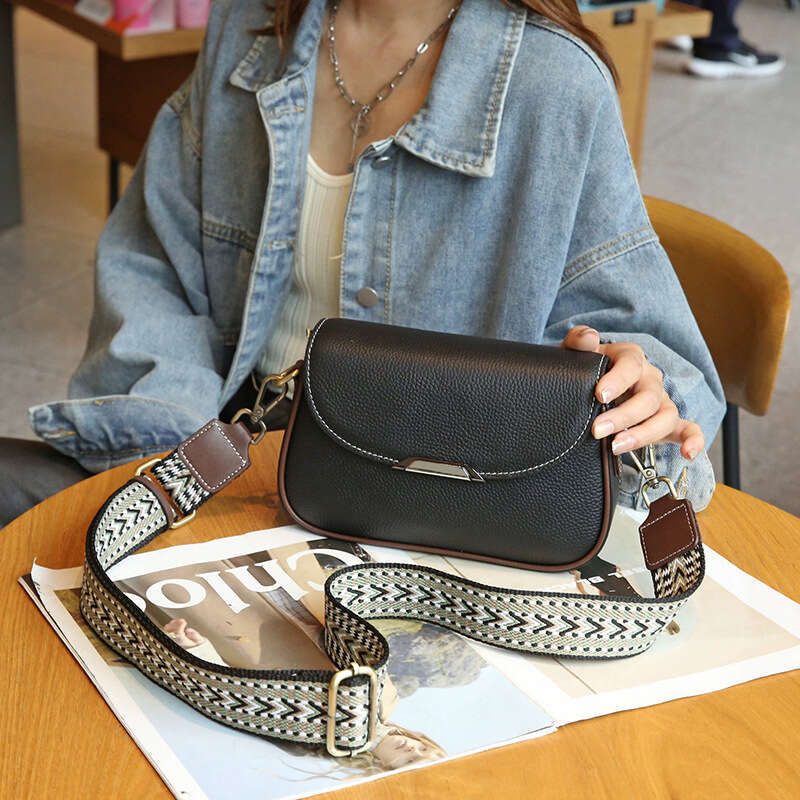 Niche crossbody for women 2024 new summer fashion high-end women's casual versatile single shoulder small square bag