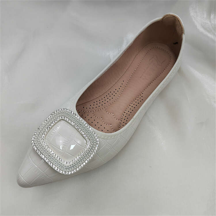 Single Shoe Women's Bottomed 2023 Spring New Item Shallow Mouth Pointed Flat Heel Bean Big Size 41-43 Apricot Soft Sole Scoop Shoes